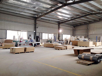 長(zhǎng)?，F(xiàn)代生產(chǎn)廠房